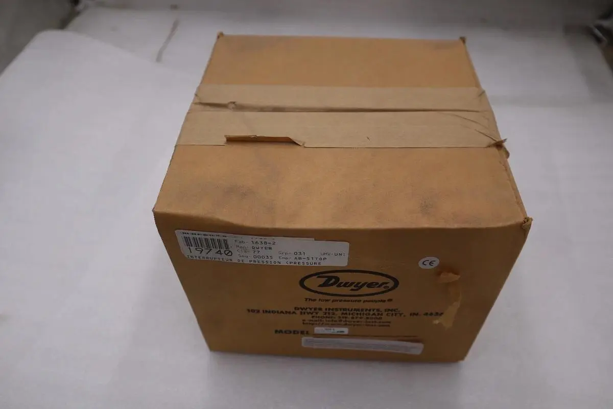 NEW Dwyer 1638-2 Pressure Switch STOCK SGF145