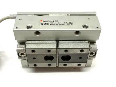 MHF2-20D | SMC  Low-Profile Pneumatic Gripper 2-Block 0.1~0.7MPa Press - Used