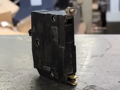 USED SQUARE D QOB120