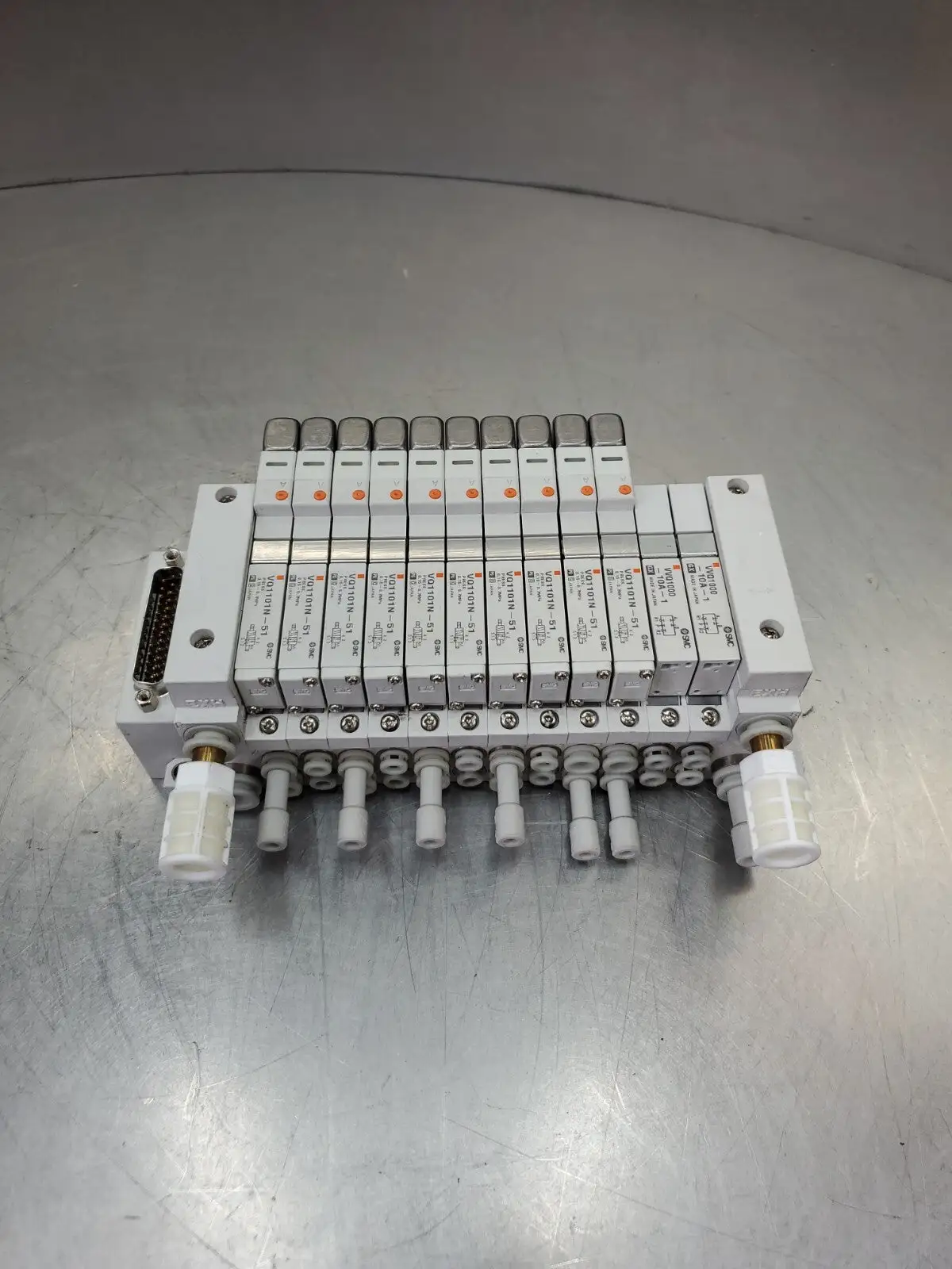USED SMC VQ1101N-51/VVQ1000-10A-1