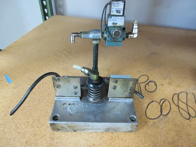 USED 1997 USED HAAS PARTS AND TOOLING VF SERIES 40 TAPER TRP ASSEMBLY