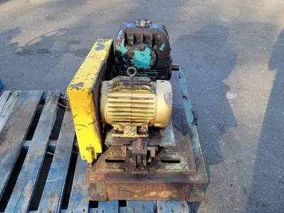 240/480 Volts, 1750 Rpm,184T Gearbox Motor