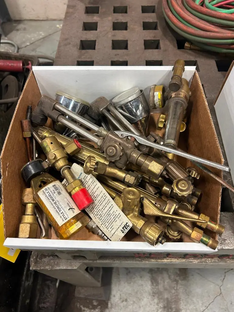 Used _UNKNOWN_ _UNKNOWN_ Welding Torches Virginia US | Myron Bowling Auctioneers Inc #1553529