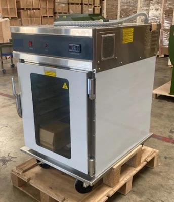 171-0084 Half Size Insulated Heated Holding/Proofing Cabinet