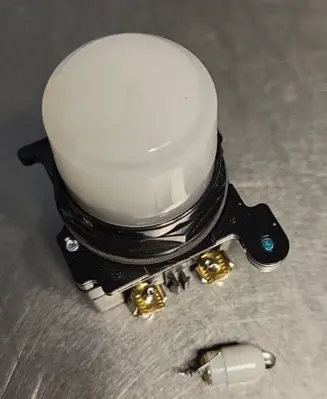 Eaton E34TB120LWP06 Pushbutton 6/12V Bayonet Base White Led Bul. (BIN 4.5.4)