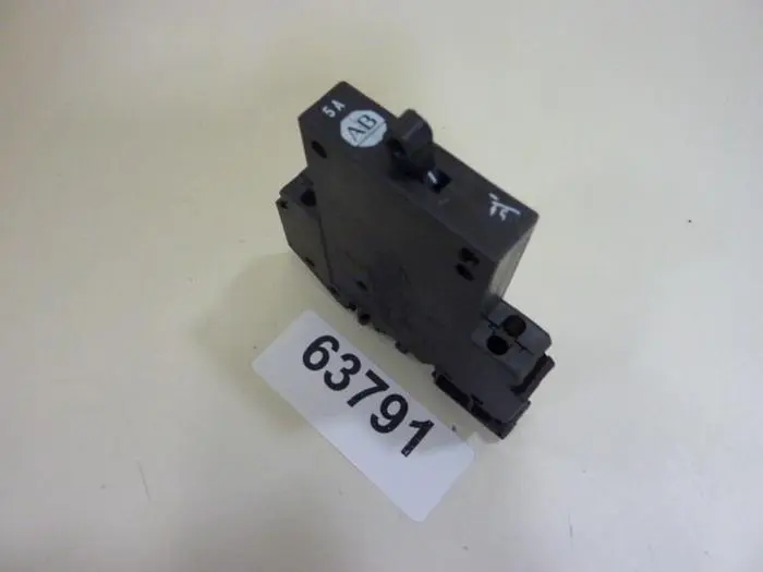 Used ALLEN BRADLEY 1492-GS1G050 SER A Circuit Breakers Michigan US | Ideal Machinery #581314