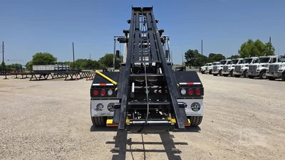 New | in-Stock 2026 INTERNATIONAL HX Conventional trucks Texas US | Roll Off Truck World #1491826