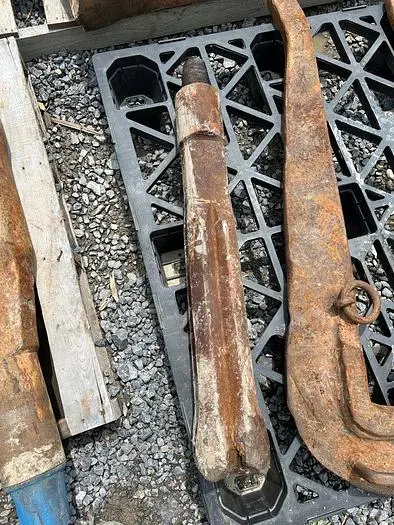 Used AFTERMARKET 6” D X 33-1/2" L STEEL CHISEL BIT FOR CABLE TOOL Drills Pennsylvania US | East West Machinery & Drilling #1417430