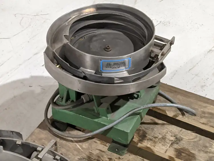 Used ACCU-TECH AUTOMATION _UNKNOWN_ Vibratory Feeders | Maverick Industrial Sales #1103997
