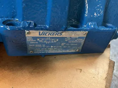 USED VICKERS DG5S-8-2C-M-FTWL-B5-30