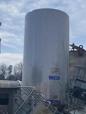 Used USED 1400 GALLON 304 STAINLESS STEEL VERTICAL TANK _UNKNOWN_ Dish & Cone Bottom Tanks North Carolina US | DH Griffin Used Equipment #1383804