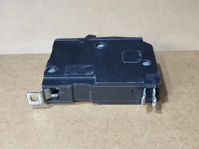 Used SQUARE D QOB115 Switchgears British Columbia CA | Lenmark #1438699