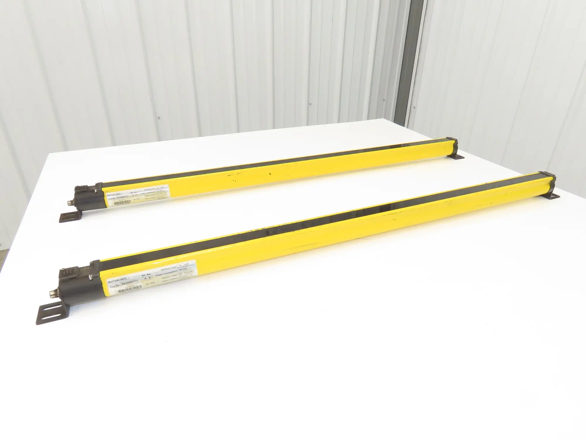 Allen Bradley GuardShield Safety Light Curtain Transmitter/Receiver Set 960mm