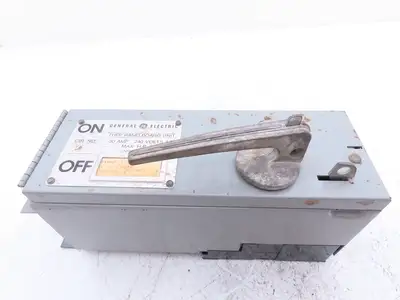 General Electric THFP321XL 3-Pole Fusible Disconnect Switch Panel Mount 30A 240V