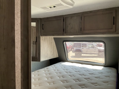 Used 2021 APEX 293RLDS Campers, Caravans, Motorhomes Michigan US | Miedema Asset Management Group #1327825