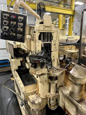 USED 1975 NATIONAL 6L4