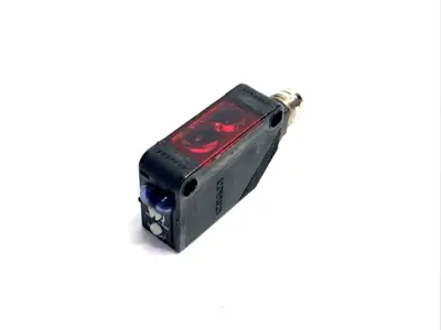 Used Omron E3Z-R86 Photoelectric Sensors Michigan US | Maverick Industrial Sales #1395688