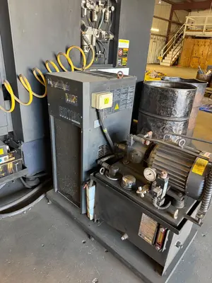 2015 DOOSAN MYNX 6500/50 CNC Vertical Machining Center | Amiron Machinery (4)