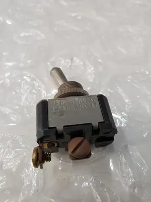 TOGGLE SWITCH ON-OFF 10A 250VAC