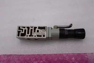 NEW OPEN BOX Numatics 061RS700J000000 Solenoid Valve Regulator STK H1521A
