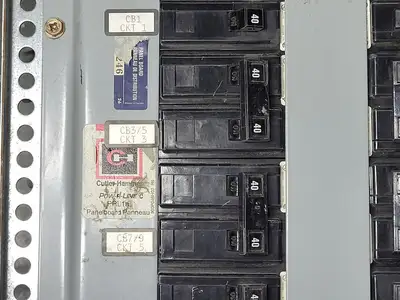 Used 2002 CUTLER-HAMMER POW-R-LINE 1A Switchgears British Columbia CA | Lenmark #835330