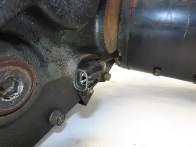 Toyota 14120-12181-71 Forklift Left Front Drive Axle & Motor 5-Lug Off 5FBE15
