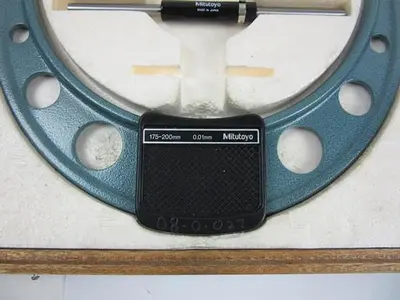 MITUTOYO 175mm - 200mm, 0.01 mm MICROMETER NO. 103-144