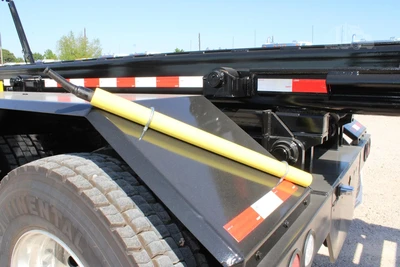 New | in-Stock 2027 PETERBILT 548 Hooklifts & Roll-Offs Texas US | Roll Off Truck World #1492004