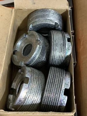 NEW Thomas & Betts 612