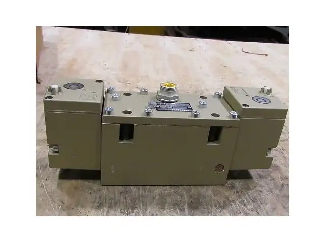 Ross 8076B6342 Pneumatic Valve NIB