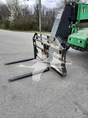 USED 2015 JLG 6042