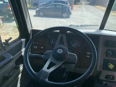 USED 1999 PETERBILT 330