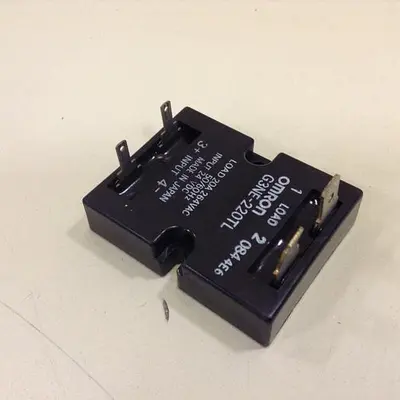 USED OMRON G3NE-220TL