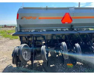 Used CRUSTBUSTER _UNKNOWN_ No-Till Drills Iowa US | Keast Enterprises #1360190