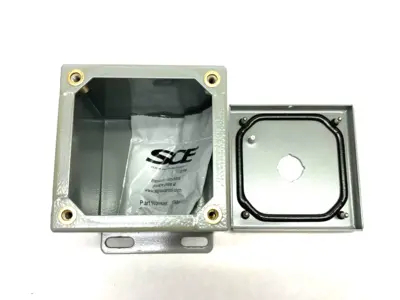 USED SAGINAW CONTROL & ENGINEERING PUSHBUTTON ENCLOSURE 4" X 4" GRAY STEEL