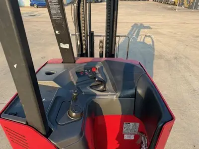 Used 2018 RAYMOND 425C35TT 3-Wheel Stand up Electric Counterbalance Forklifts Illinois US | Somerset Equipment Sales #1546217