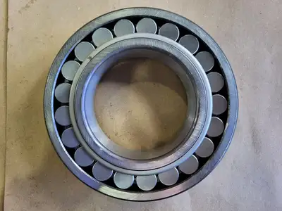 NEW SKF 22217E