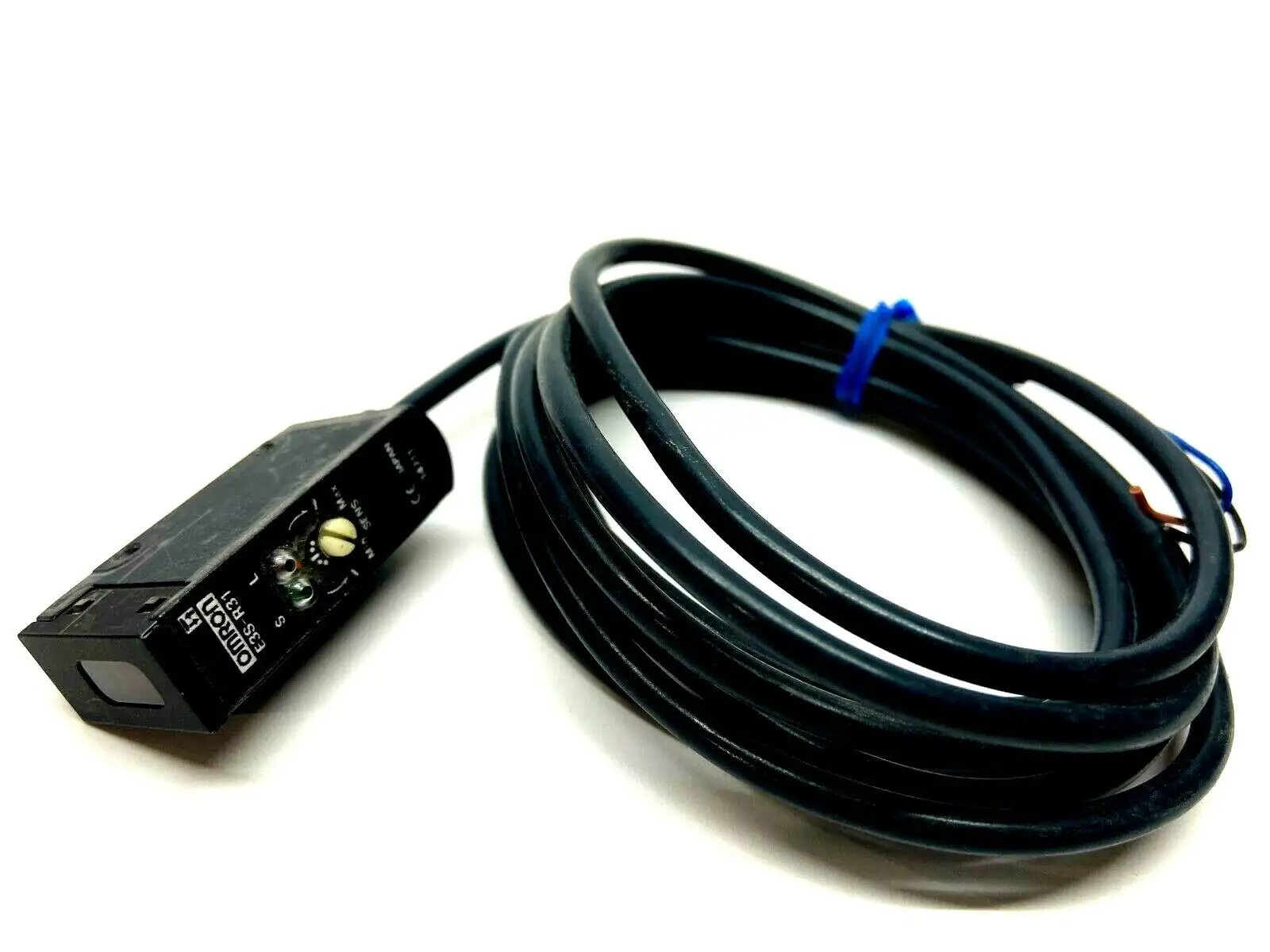 Used OMRON PHOTOELECTRIC SENSOR 10-30VDC Photoelectric Sensors | Maverick Industrial Sales #1115727