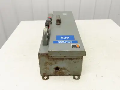 Cutler Hammer A30CD0 Combination Motor Starter 10Hp 480V 3Ph Size 1 Fused