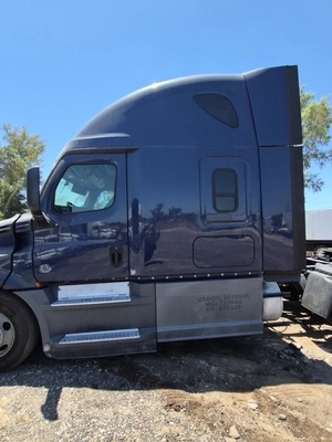 Used 2019 FREIGHTLINER CASCADIA Miscellaneous Trucks/Trailers California US | Revelation Machinery #1277596