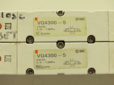 SMC VQ4300-5 Pneumatic Solenoid Valve 24VDC 2-Station Plug-In Manifold