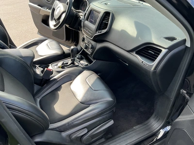 USED 2019 JEEP CHEROKEE