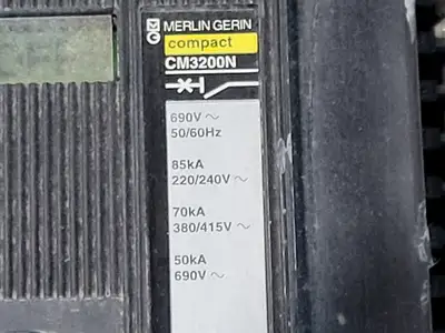 NEW MERLIN GERIN CM3200N