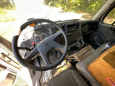 Used 2006 FREIGHTLINER M2 BUSINESS CLASS BOX TRUCK Box trucks New Jersey US | Proxy Equipment #1377867