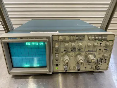 USED TEKTRONIX 2211
