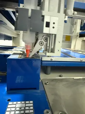 USED 2000 LCM DVC PICK-AND-PLACE MACHINE