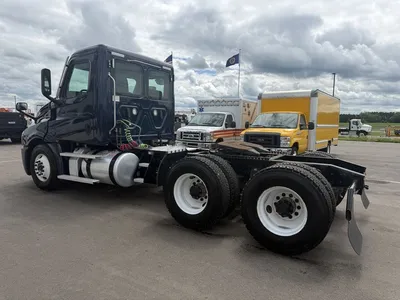 Used 2021 FREIGHTLINER CASCADIA Conventional trucks Minnesota US | Carco Truck & Equipment #1513677