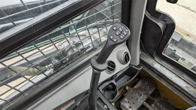 USED 2023 NEW HOLLAND L318