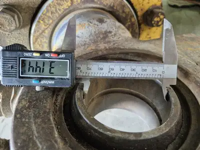 USED KOMATSU 561-63-62102
