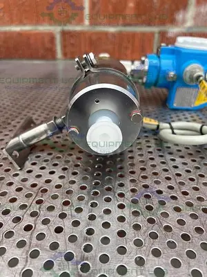 USED ENDRESS + HAUSER PMC631 PRESSURE TRANSMITTER W/ AMERSHAM CONDUCTIVITY SENSOR